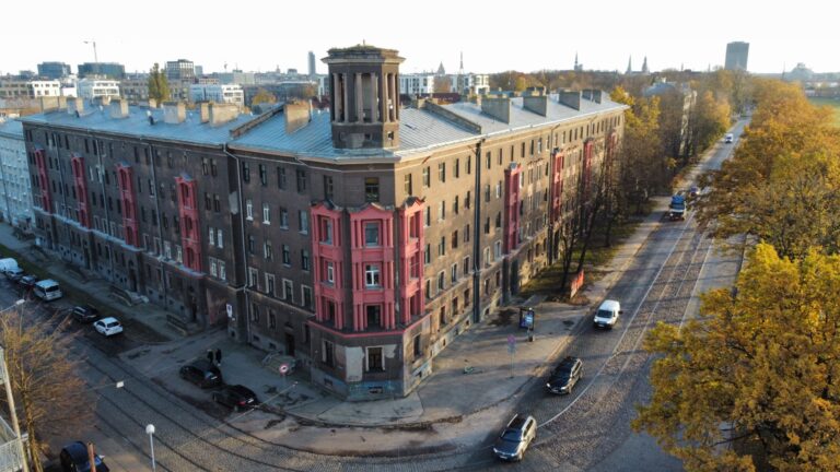 Drone shot of Eksporta 10 building